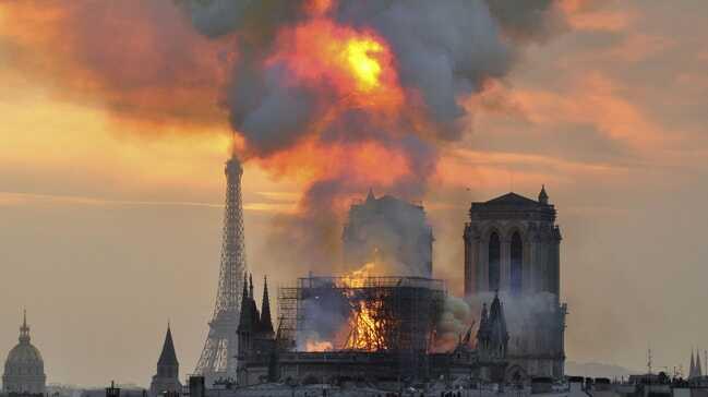 Notre-Dame yangını: Katedralin yöneticisinden geçici katedral önerisi