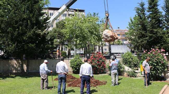 8 tonluk kayanın altından çıkan ilginç kabartma herkesi şaşırttı