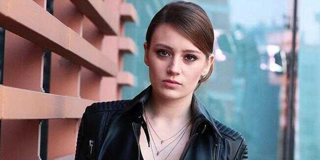 Gizem Karaca hapse mi girecek" Gizem Karaca kimdir, kaç yaşında"