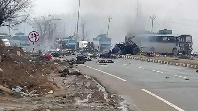 Hindistan'da düzenlenen bombalı saldırıda 10 kişi yaralandı