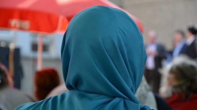 Avusturyalı milletvekilinden başörtüsü yasağına başörtülü tepki
