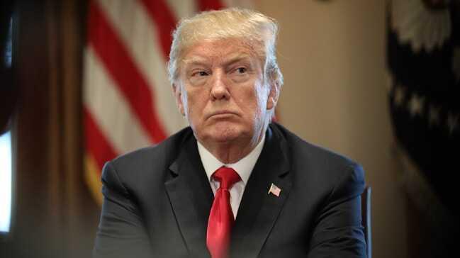 Trump'ın endişeli halleri, acil durum ilan ettirdi