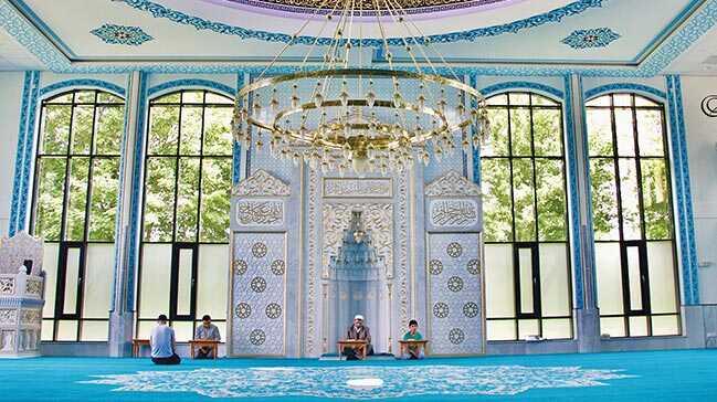 Hollanda'daki Tevhit Camii açılışa hazır