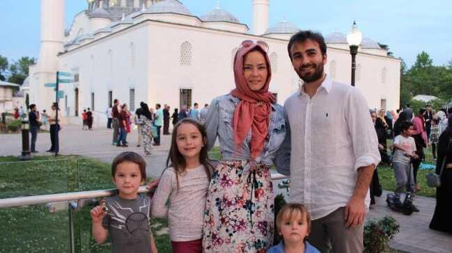 İslamiyet'i seçerek huzur bulan iki Amerikalı müslümanın hikayesi