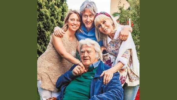 Efsaneden aile pozu