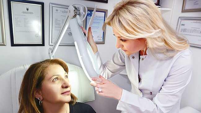 Kozmetiğe yapay zeka kattı, Araplar kapıda sıraya girdi