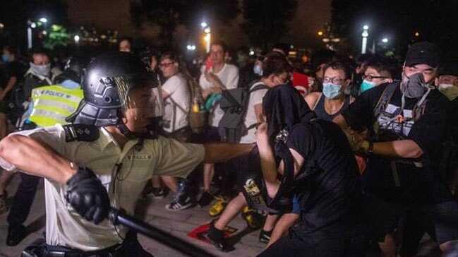 Hong Kong'da zanlılarının Çin'e iadesiyle ilgili düzenleme gösteriler nedeniyle ertelendi