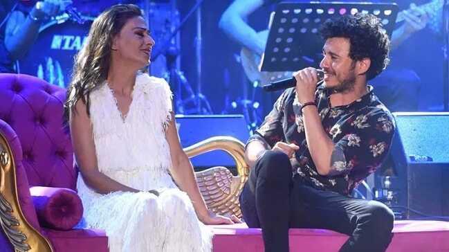 Yıldız Tilbe'ye sahnede 'Buray' sürprizi