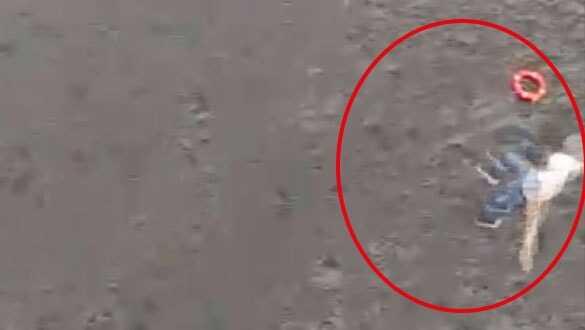 Haliç'te köprüden atlayan kadını kurtarmak için arkasından böyle atladı