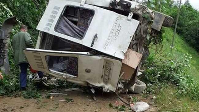 Son dakika... Giresun'da yolcu minibüsü dereye devrildi: Ölü ve yaralılar var