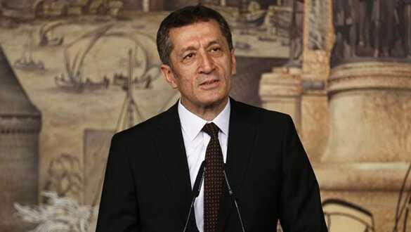 Bakan Selçuk velilere okula başlama yaşını kamera karşısına geçerek hatırlattı