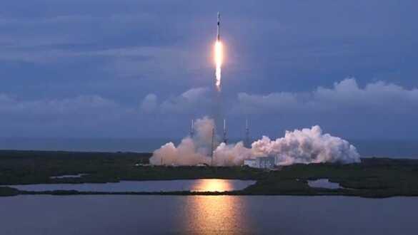 SpaceX, 6 tonluk iletişim uydusunu başarıyla fırlattı