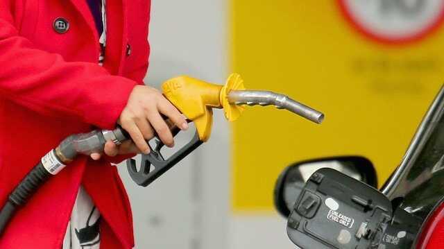 Büyük indirim sonrası benzin ve motorin fiyatları belli oldu