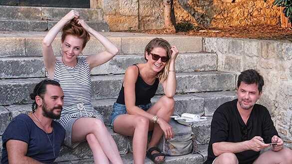 Burcu Biricik ve Elçin Sangu tatilde