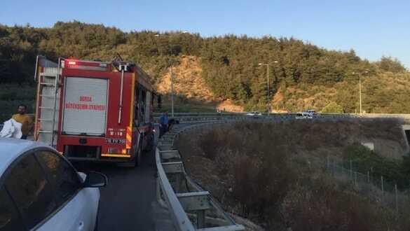 Orman yangınına giden itfaiye ekiplerine silahlı saldırı ihbarı polisi harekete geçirdi