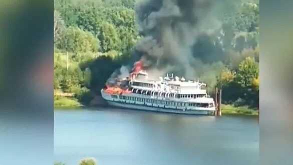 Rusya'da tadilatı süren yolcu gemisinde yangın