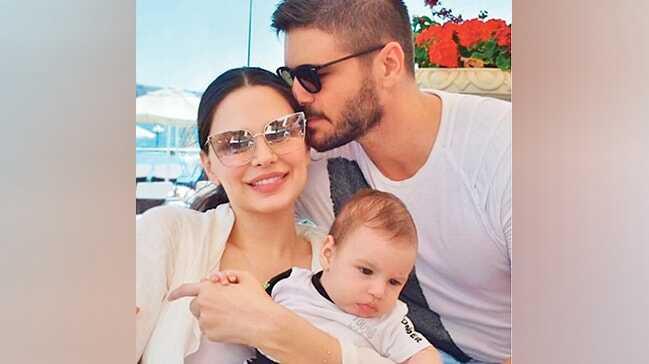 Mutlu aile fotoğrafı