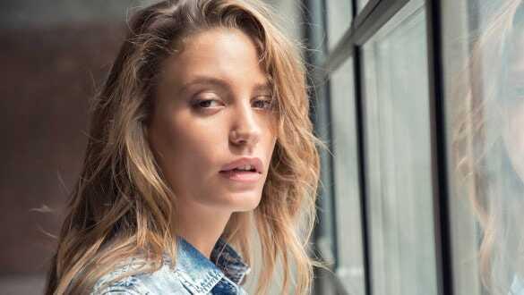 Serenay Sarıkaya'dan dikkat çeken poz! 'Hiçbir zaman unutmayacağım'