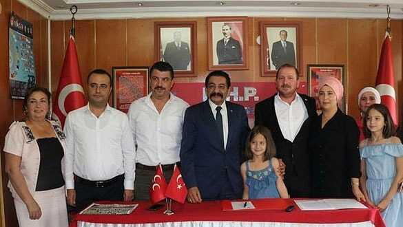 Antalya'da İYİ Parti'den istifa eden 20 kişi MHP'ye geçti