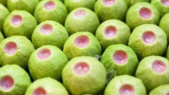 Yılda 10 ton guava üretiyor! Her derde deva