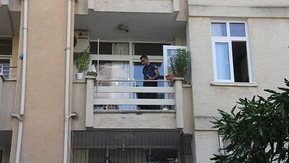 Oğlu menemenini beğenmeyince kendini aşağı attı