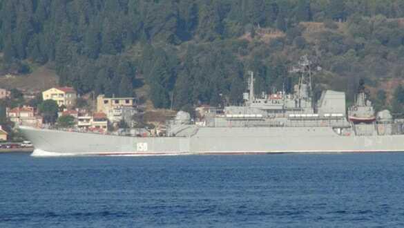 Rus askeri gemisi Çanakkale Boğazı'ndan geçti