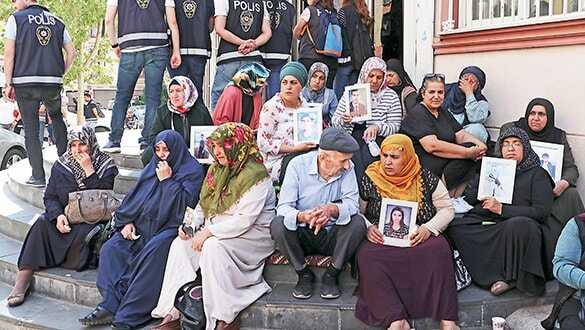 Yurdun dört bir yanından teröre isyan için geliyorlar
