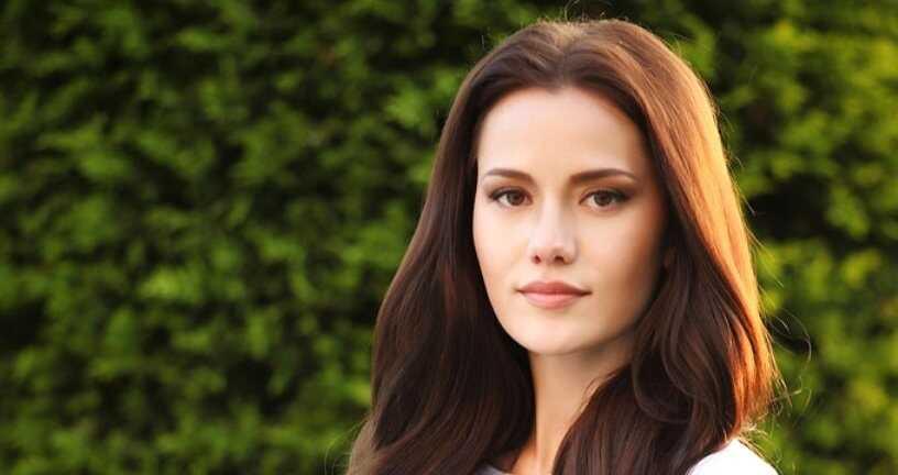 Yılla önce seyirci olarak katılmıştı... İşte Fahriye Evcen'in ünlü olmasına sebep olan olay!