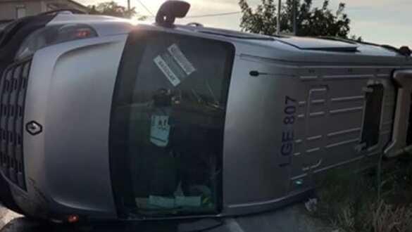 İstanbul'da okul servisi takla attı