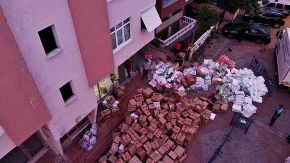 Maltepe'de, kolonlarında çatlaklar oluşan bina boşaltıldı