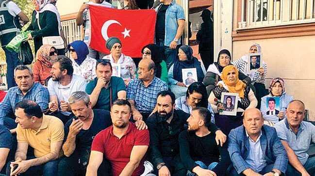 Çocukları kaçırıp kamplara götürüyorlar! Dünya suskun...