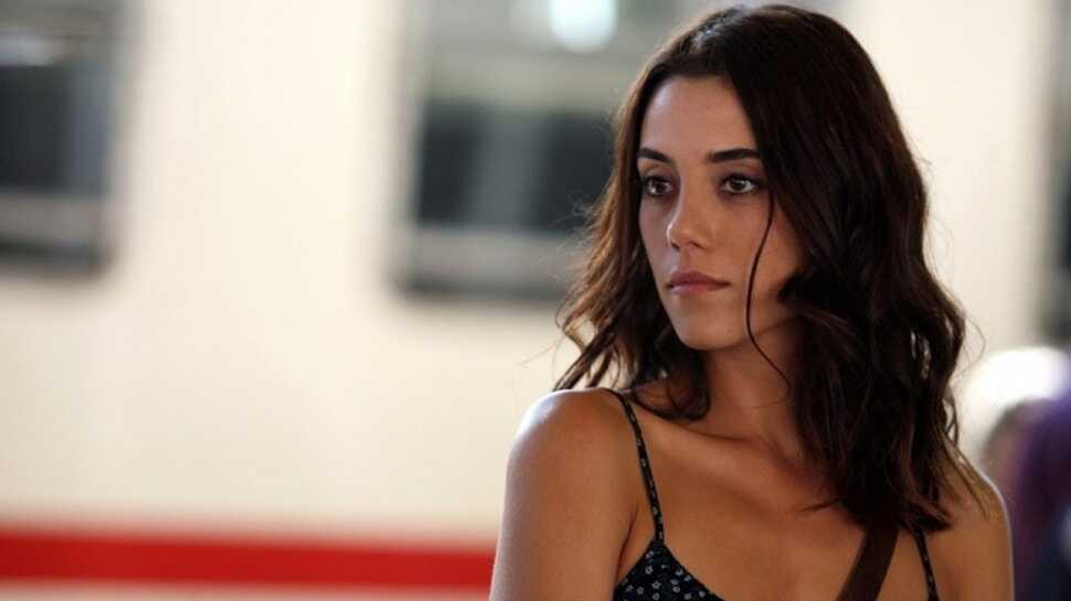 Acun Ilıcalı'yla anlaşmasını iptal eden Cansu Dere'nin yeni dizisi belli oldu