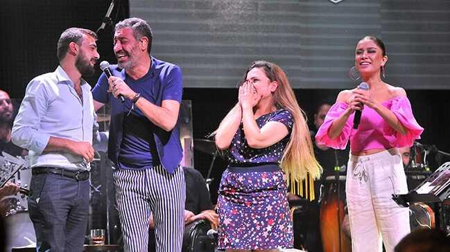 Hakan Altun konserinde, sevgilisine evlilik teklif etti