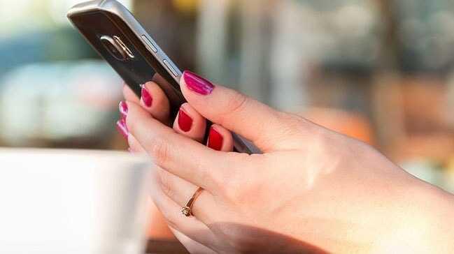 Akıllı telefonlardan da yurt dışı çıkış harç pulu alınabilecek