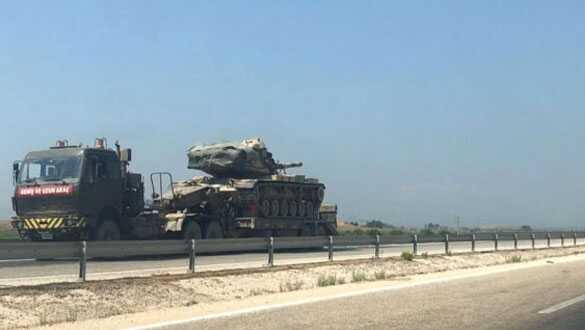 Suriye sınırına tank ve zırhlı araç sevkiyatı