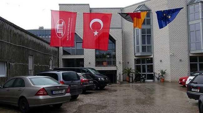 Almanya'da camiye molotofkokteylli saldırı