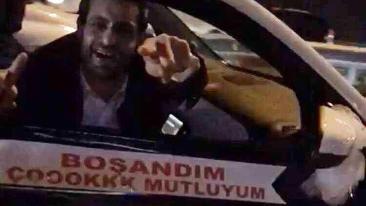 Eşinden boşanmasını böyle kutladı! Görenler şaşkına döndü