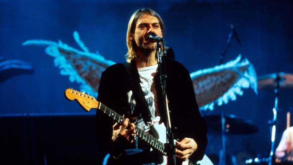 Kurt Cobain'in yıkanmamış hırkası satıldı! Fiyatına çok şaşıracaksınız