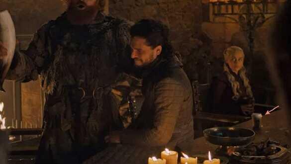 Game Of Thrones'taki hata çok konuşulmuştu... Bardak bakın kimin çıktı