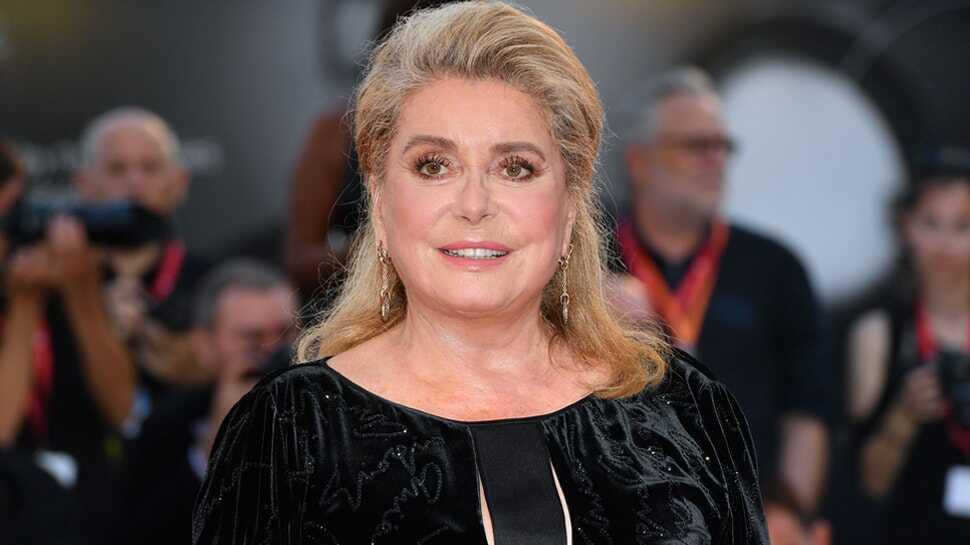 Dünyaca ünlü oyuncu Catherine Deneuve hastaneye kaldırıldı