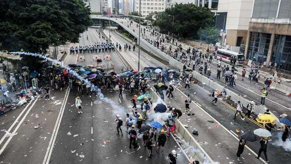 Hong Kong'da neler oluyor" Yakın tarihin en büyük siyasi krizi!