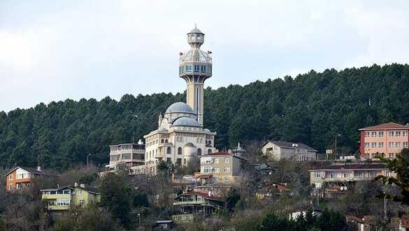 İstanbul manzaralı minareli kütüphane