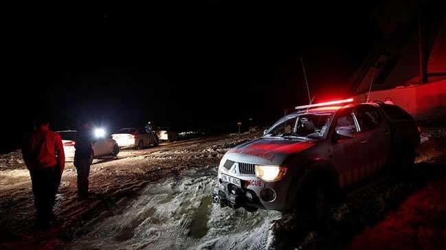 Uludağ'da kaybolan dağcıları arama çalışmaları sürüyor
