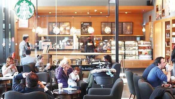 CIA'in sırlarını ifşa etti! Starbucks'ta buluşuyorlarmış