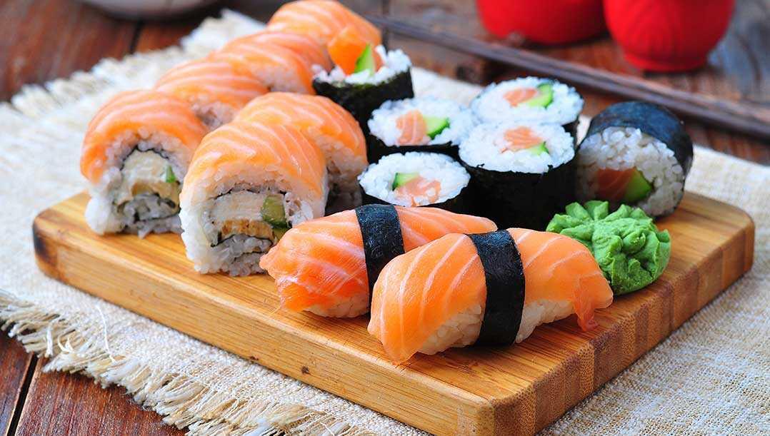 Suşi (Sushi) nasıl yapılır" Suşi (Sushi) tarifi ve yapılışı haberimizde..