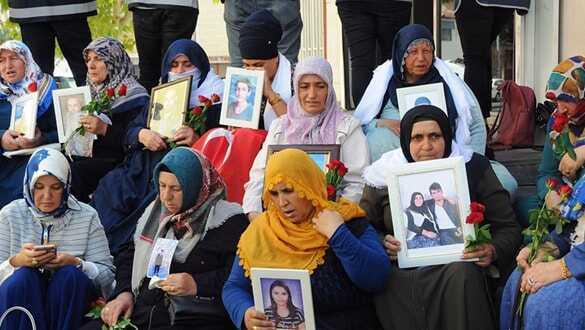 Diyarbakır annelerinden evlatlarına 'teslim olun' çağrısı