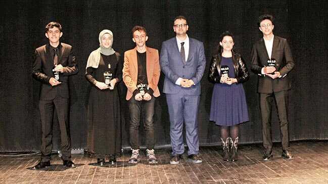 Gençlere ödül