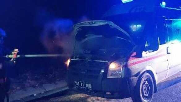 Hasta taşıyan ambulansta faciadan dönüldü