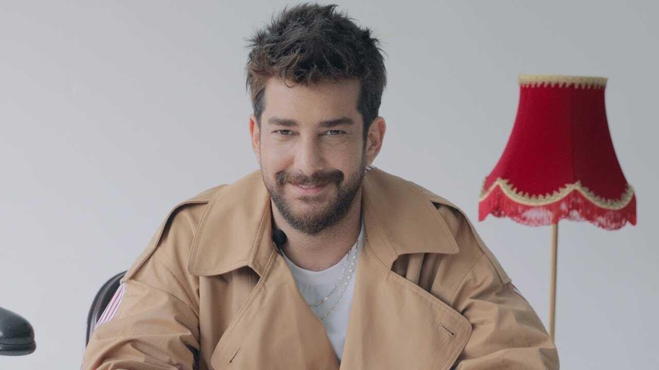 Benimle Söyle sunucusu Enis Arıkan kimdir" Enis Arıkan nereli, kaç yaşında"