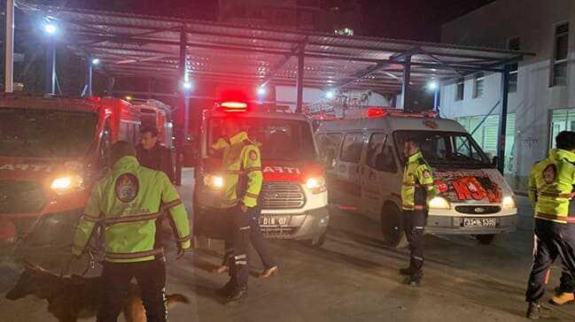 Deprem nedeniyle Elazığ ve Malatya'ya çevre illerden destek ekipler gönderildi